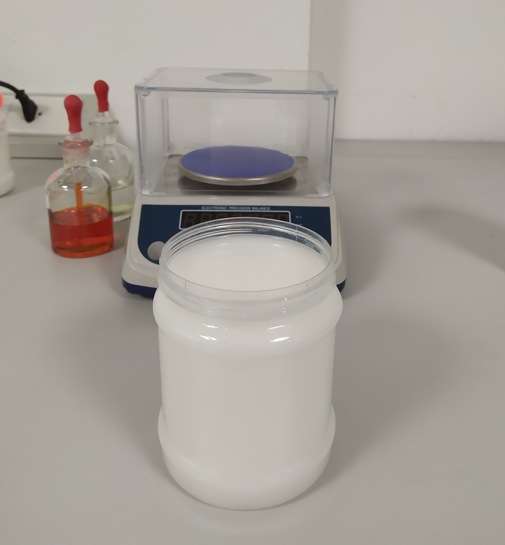 Chọn Formalin cho keo UF cần xem những chỉ tiêu nào?